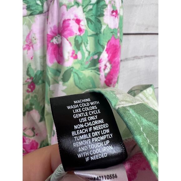 Torrid Floral Dress Pockets Size 1 (14/16) Green With Pink Flowers Midi - Picture 3 of 6